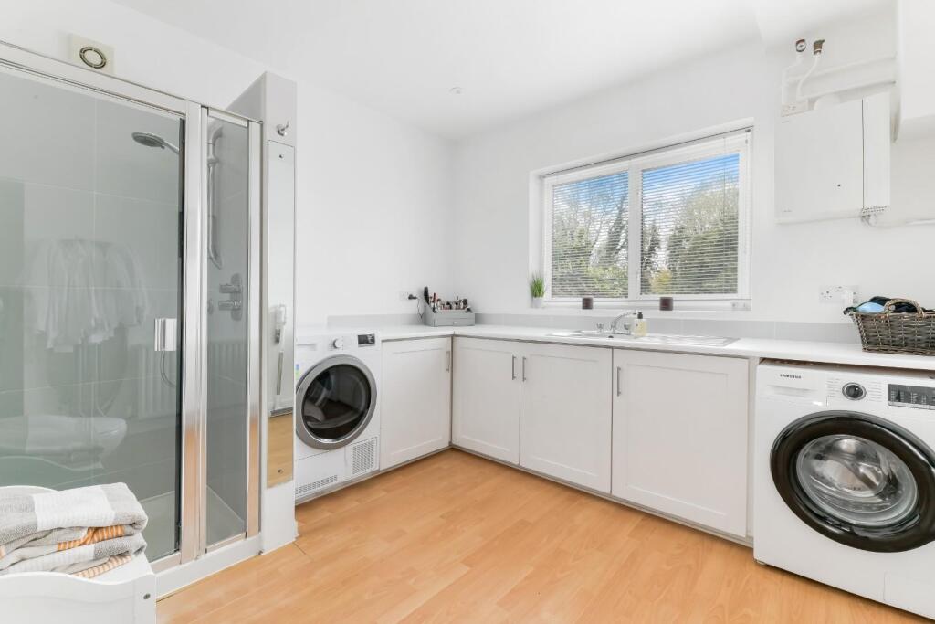 CASTLE AVENUE,  INTERNALS (12).jpg