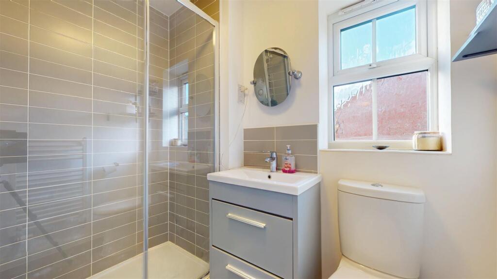 R2iCrV0AAkWw4phVAMMcKA copy.jpg