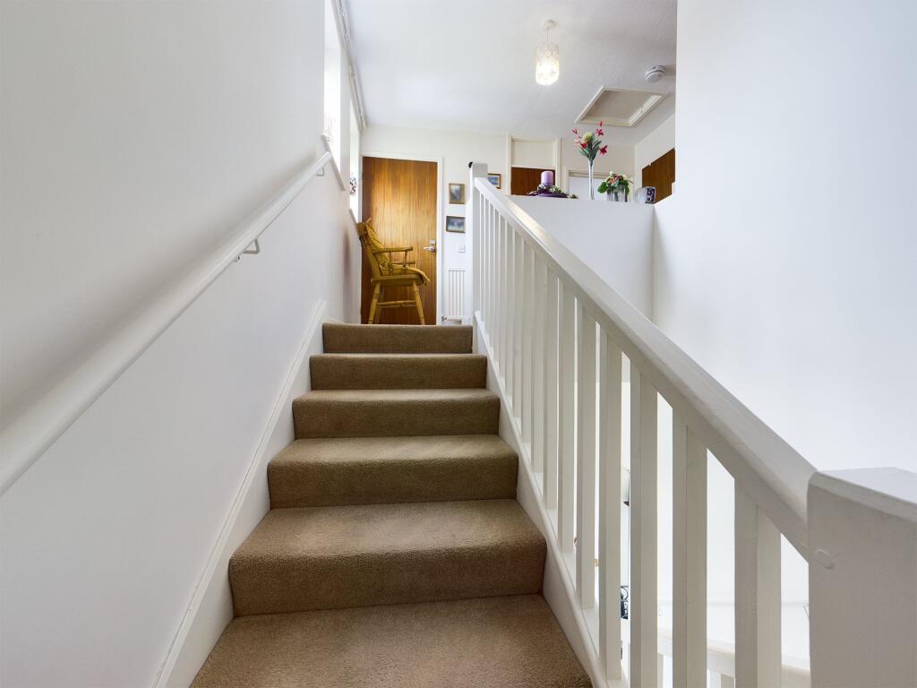 Entrance Hallway (Ground Floor)