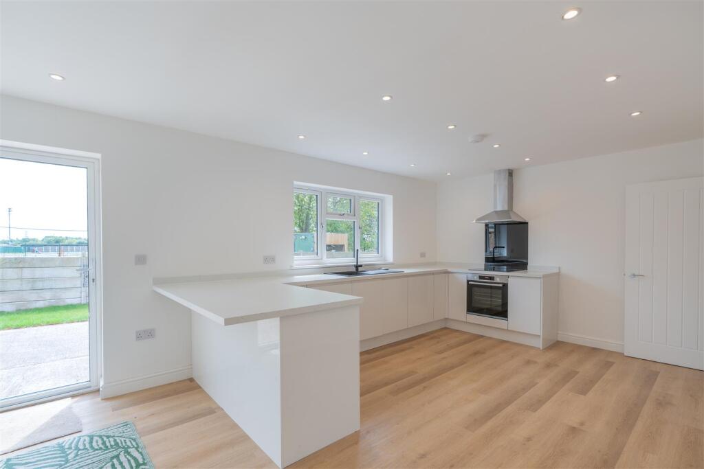 76 Chapel Street-2.jpg