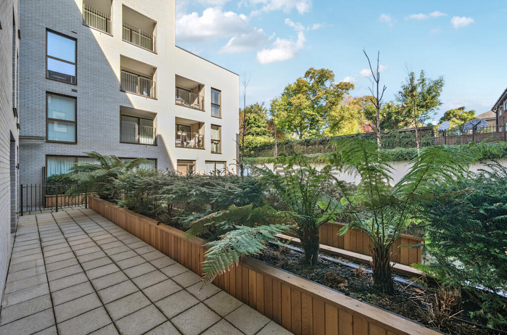 1360104-12-68da5e...