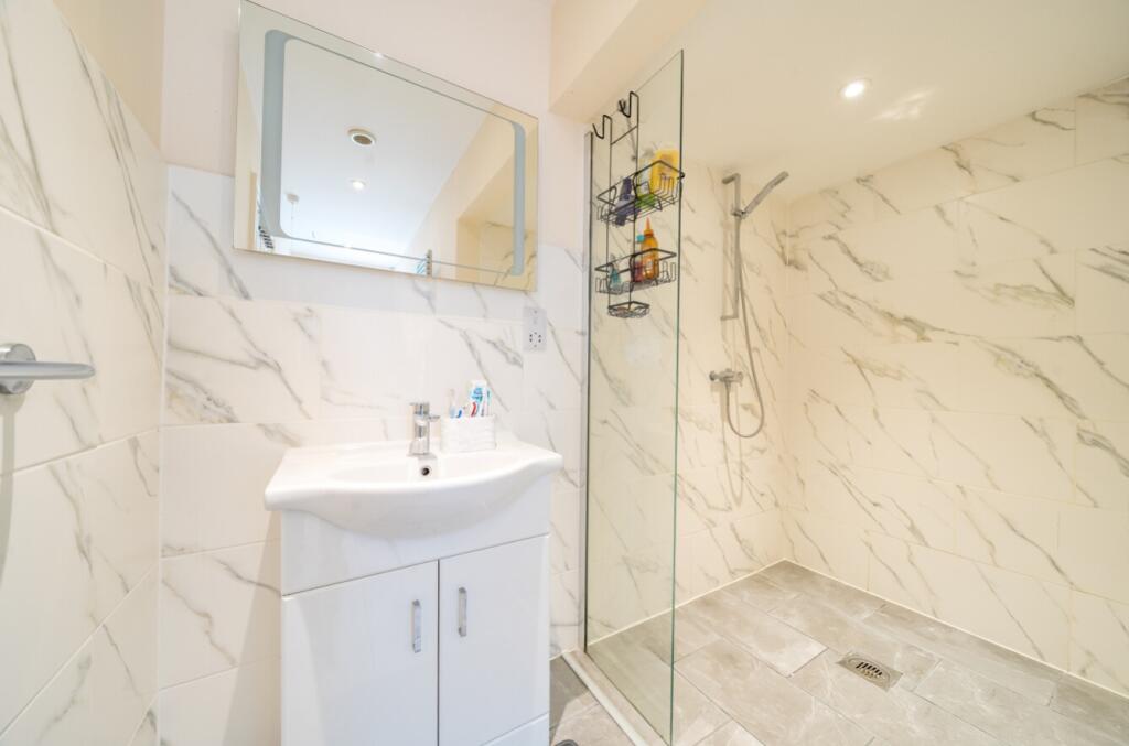 1294528-11-682f453611fec-ARW-1