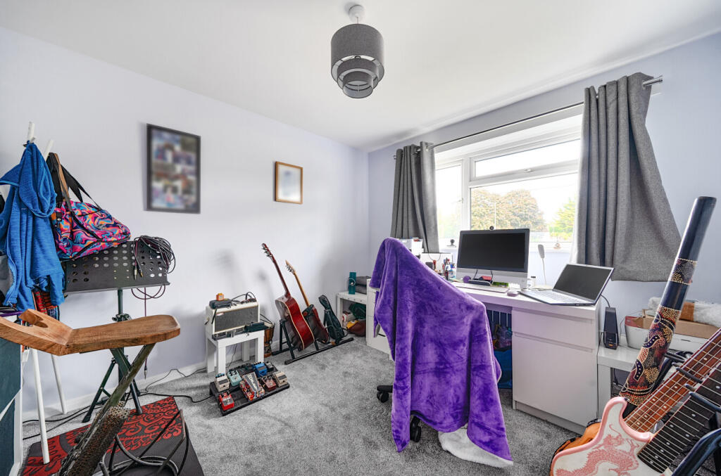 1350934-11-68c02d...