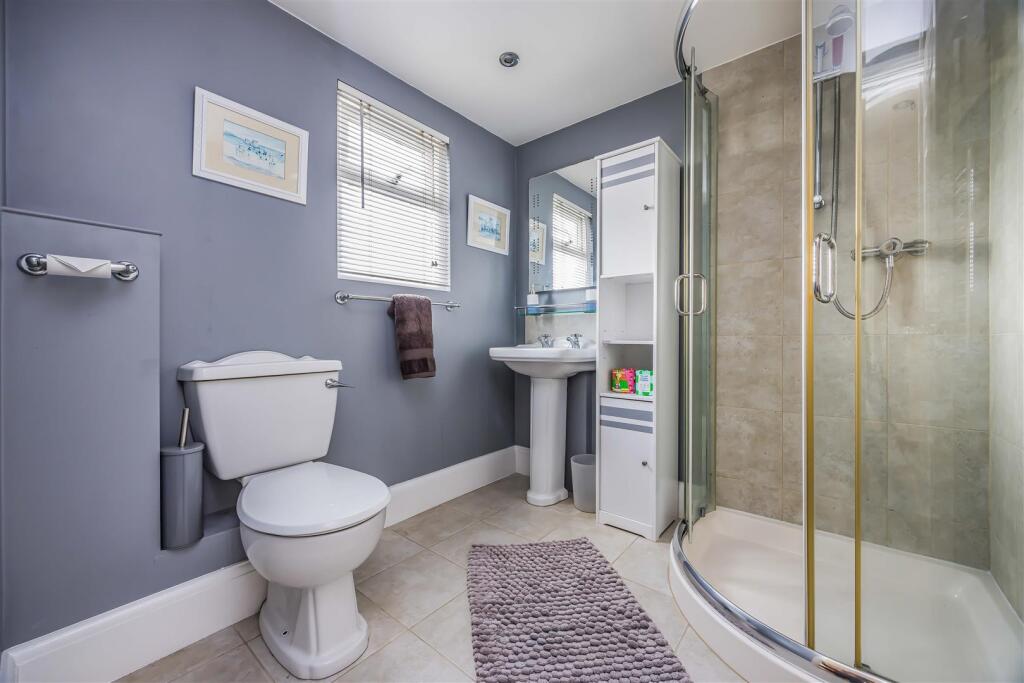 2A Wesley Grove, Copnor-Small-PorticoMarketing-Sol