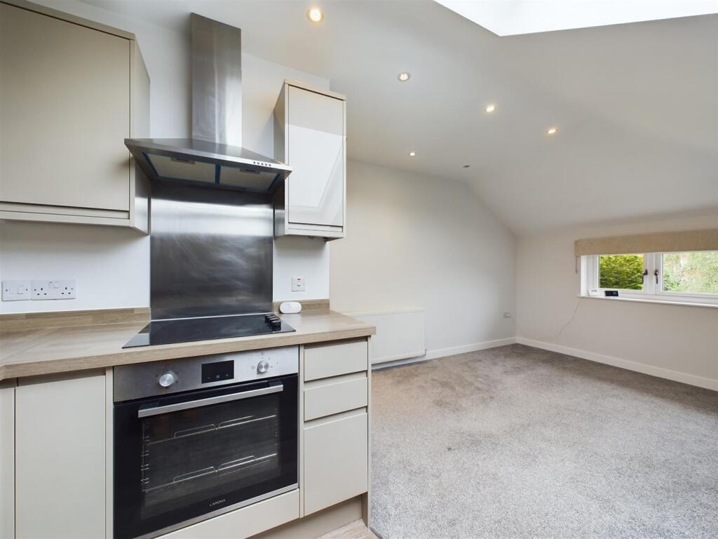 CAM02319G0-PR0135-ST