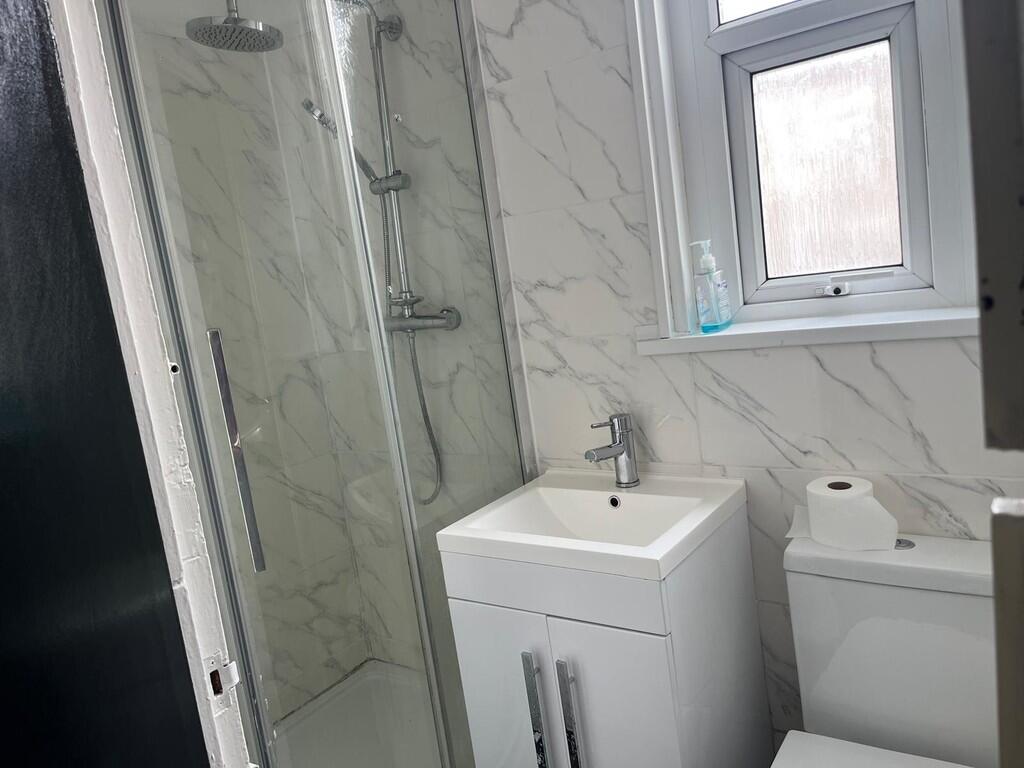 IMG-20250919-WA00...