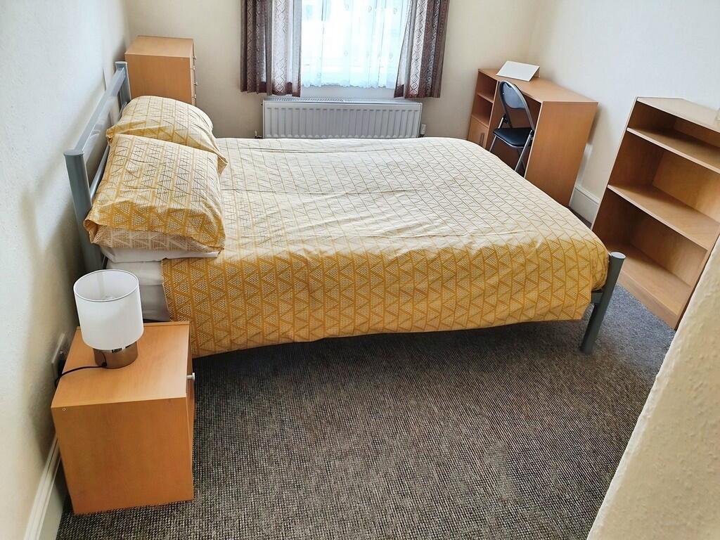 3cd4f5db-Bedroom ...