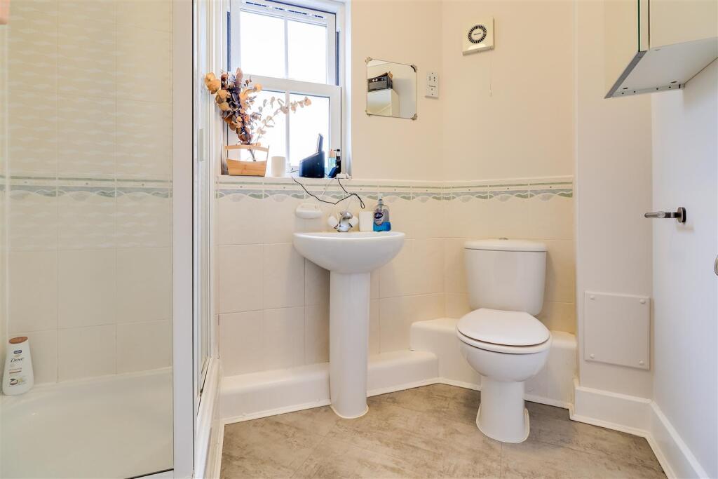 Bedroom 1 en-suite