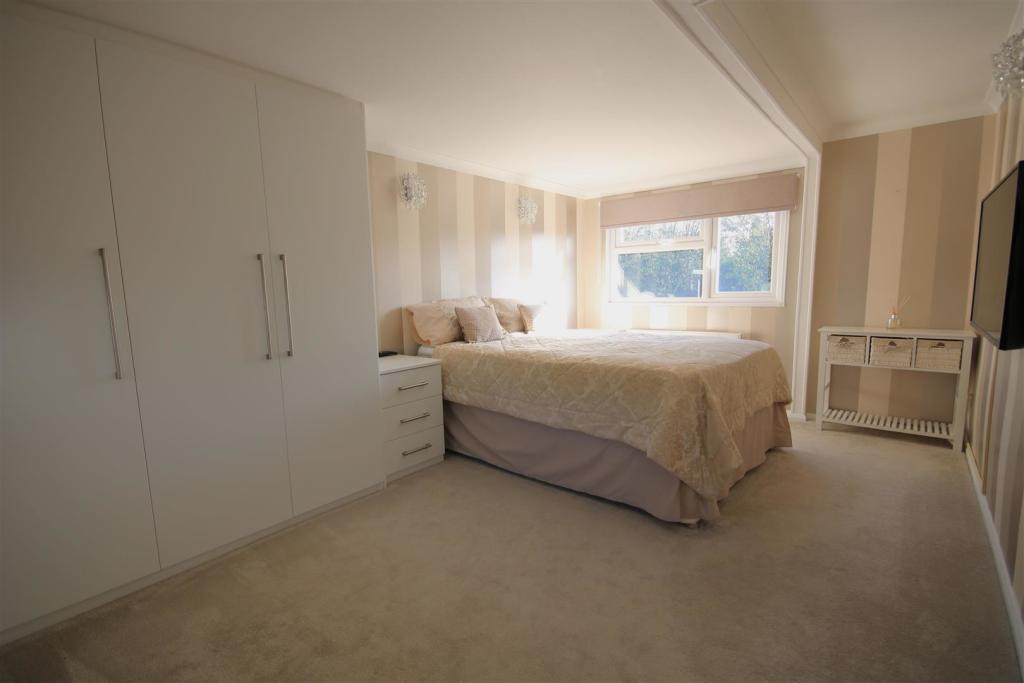 bed1.JPG