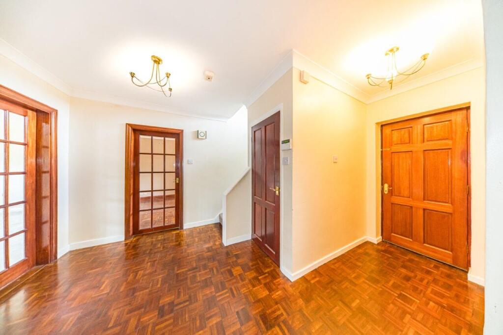 35 Longmeadow Road hall.jpg