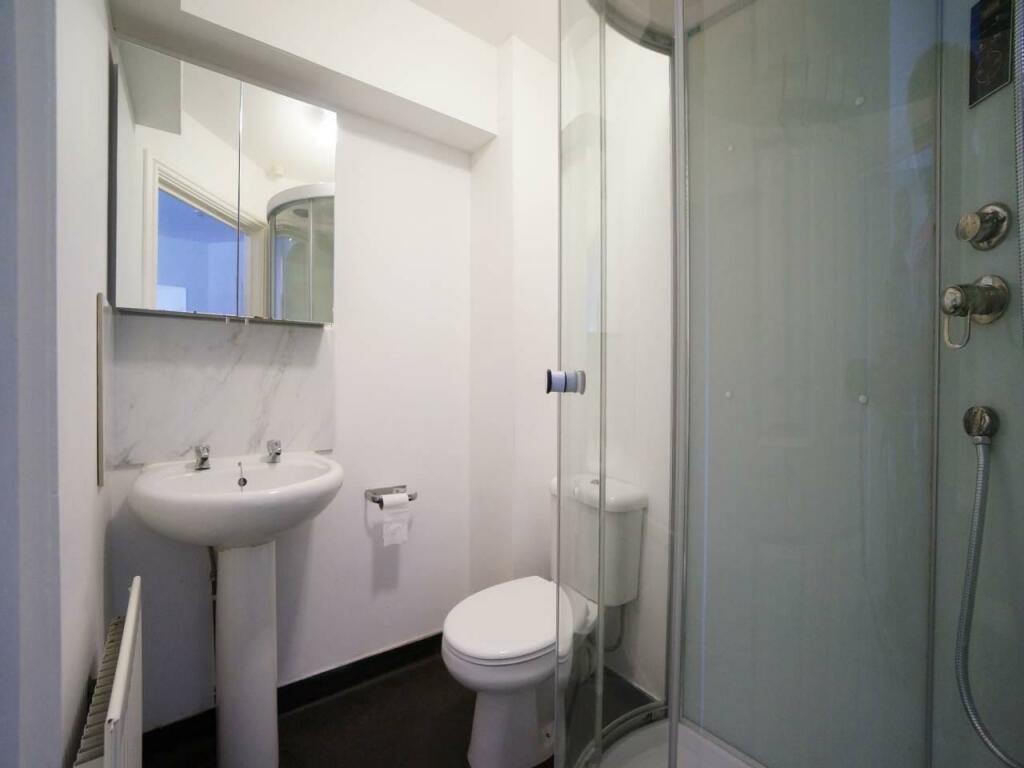 10aHolyheadRd_Bathroom2.JPG