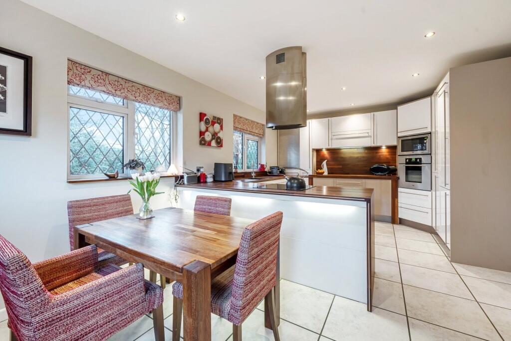Kitchen/Breakfast Rm