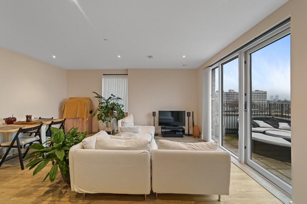 Open Plan Living/Kit