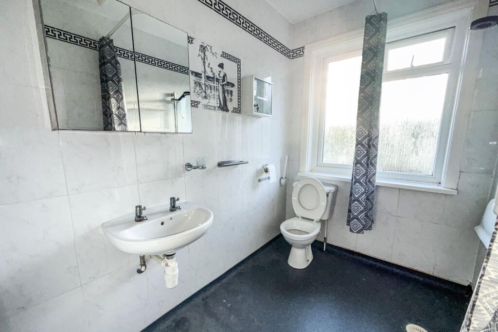 12 Lea Road, Lake, Sandown, Isle of Wight, PO36 9HX