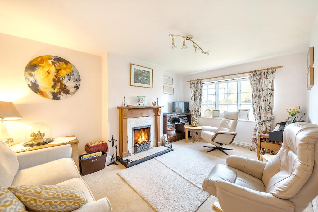 7 Hall Farm Cottages - Lounge.