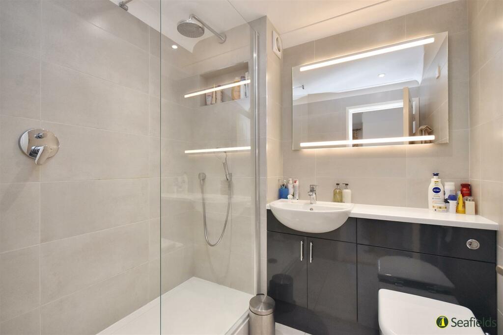 En suite Shower Room