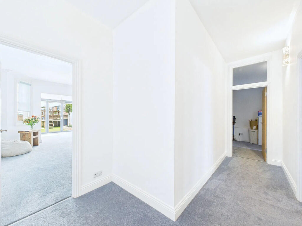 CAM03987G0-PR0196...