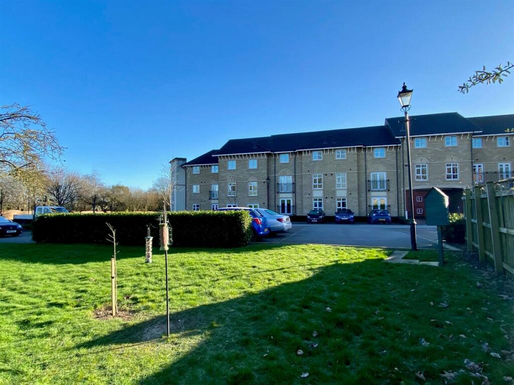 marmaville court 39 communal gardens 1.jpg