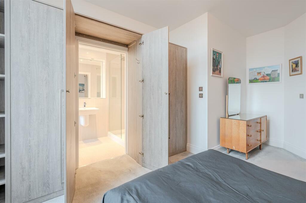 BEDROOM WITH EN SUITE