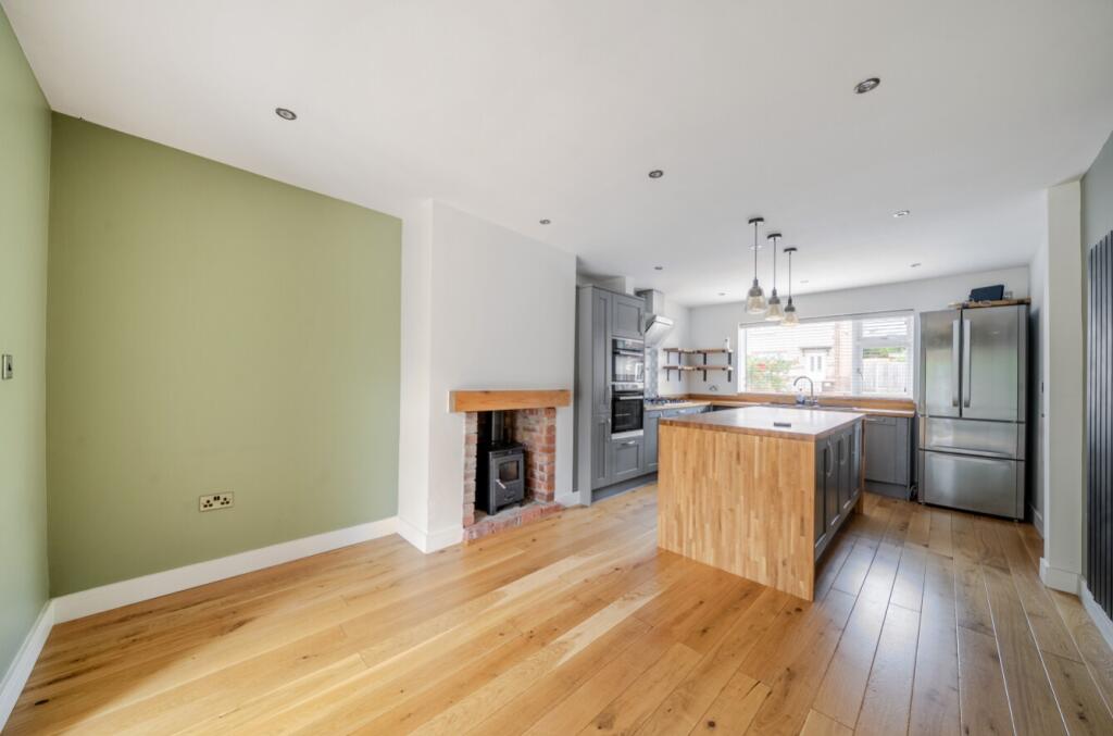 1323924-15-688cc5c81c2d2