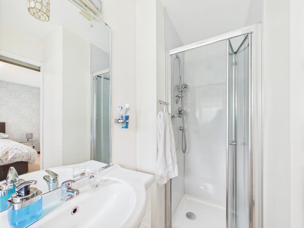 CAM03481G0-PR0109-STILL022