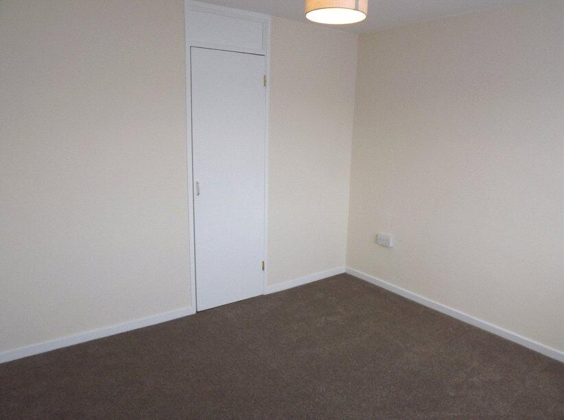 Bedroom 2 (2)