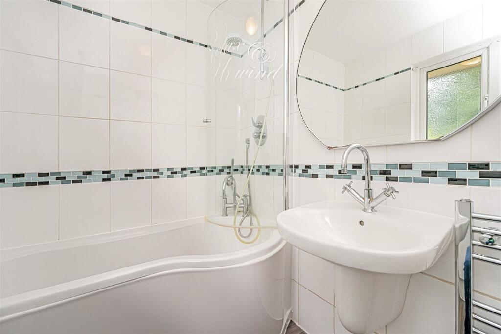 8 Crofters Close, Isleworth TW7 7PH-LOW RES-7.jpg