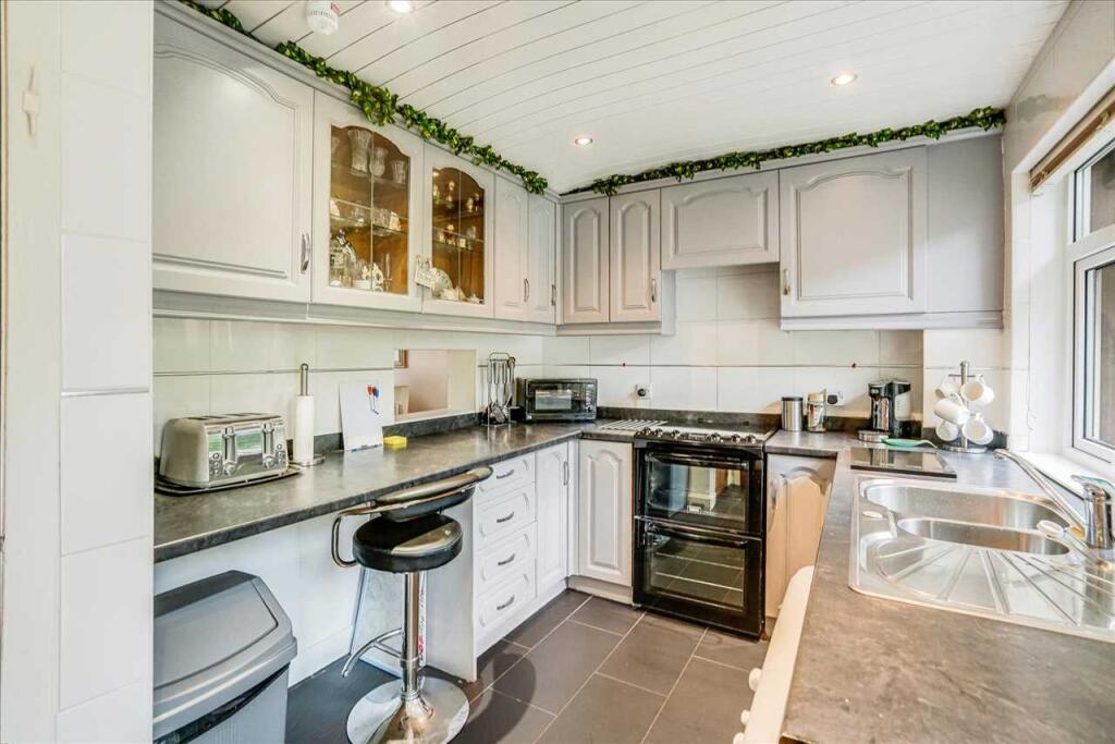 Breakfasting Kitchen