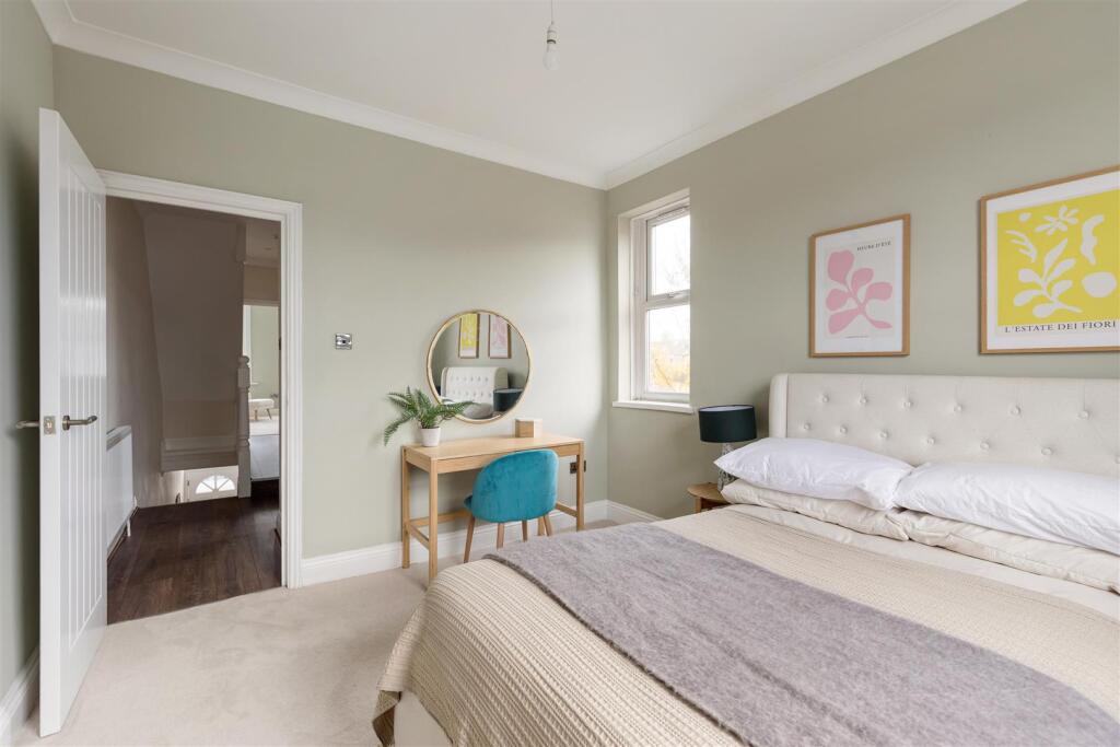 Leasowes Road E10