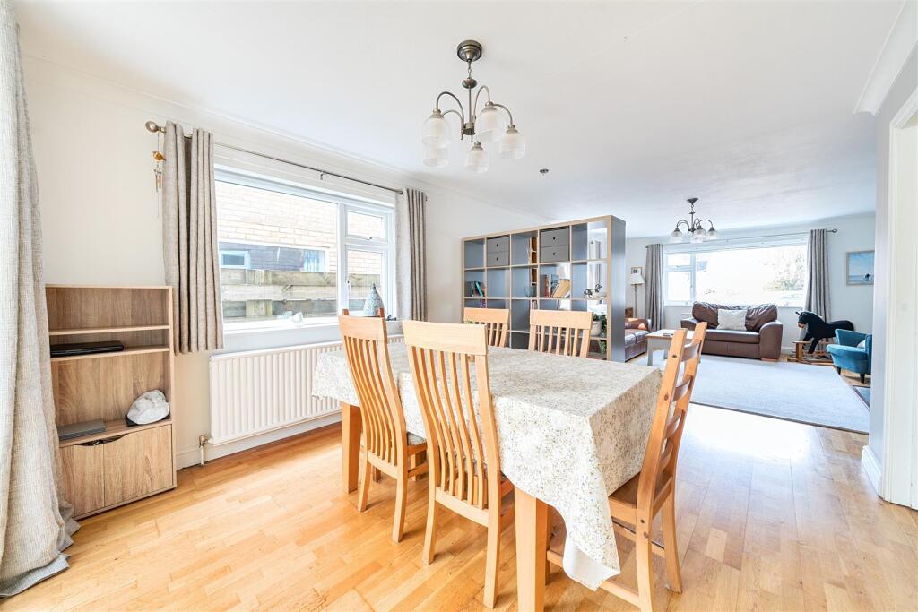 39 Hillside Avenue, Silverstone (14).jpg