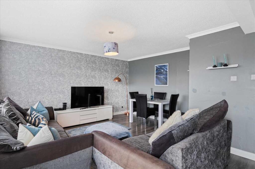 Lounge Dining (2)