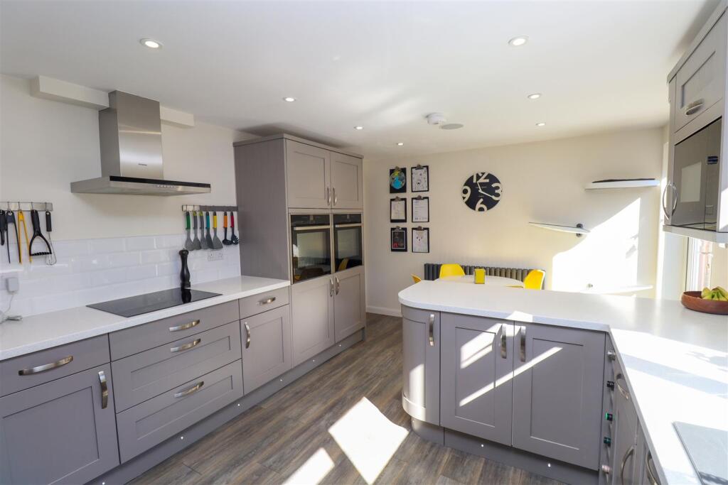 Kitchen/Breakfast Room