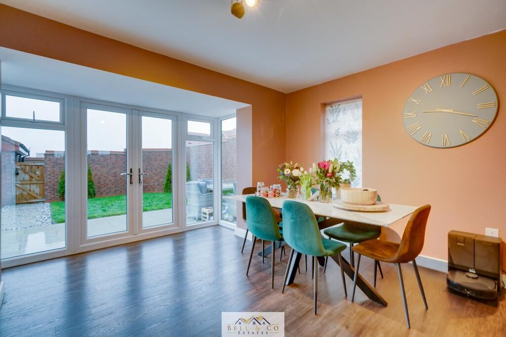 Kitchen Diner  2