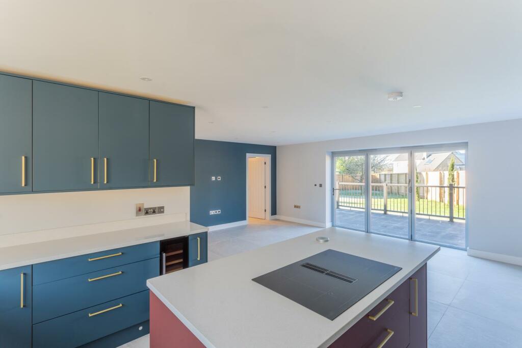 Kitchen/dining/family room