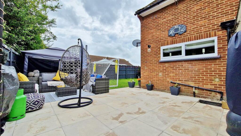 Outside - Rear
