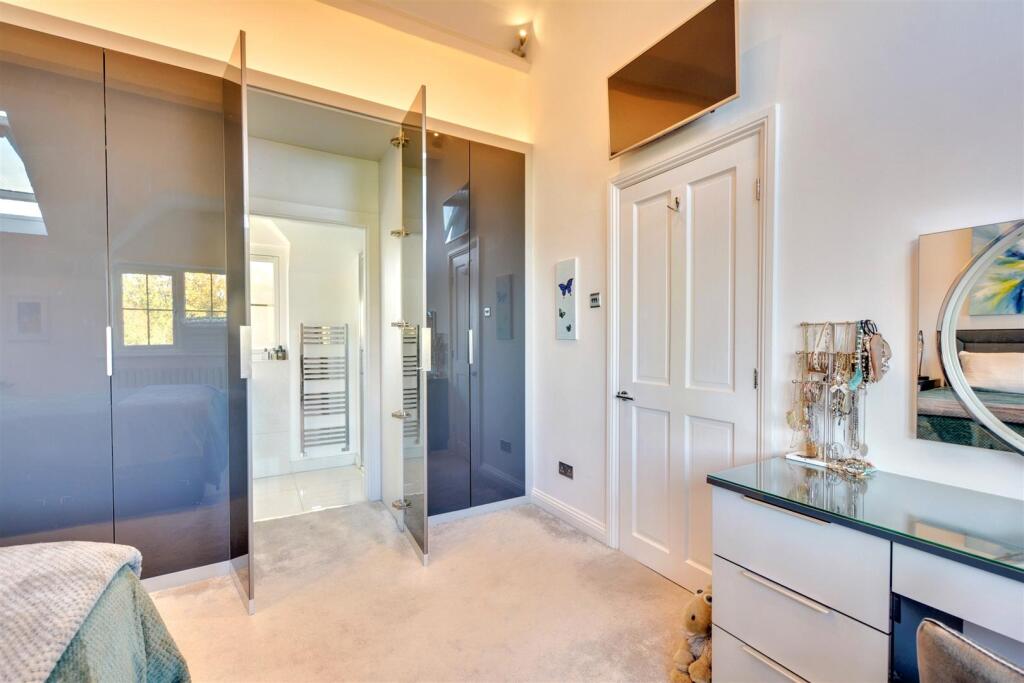 Bedroom One (3).jpeg