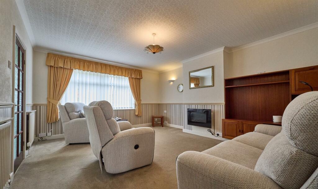 Lounge to rear