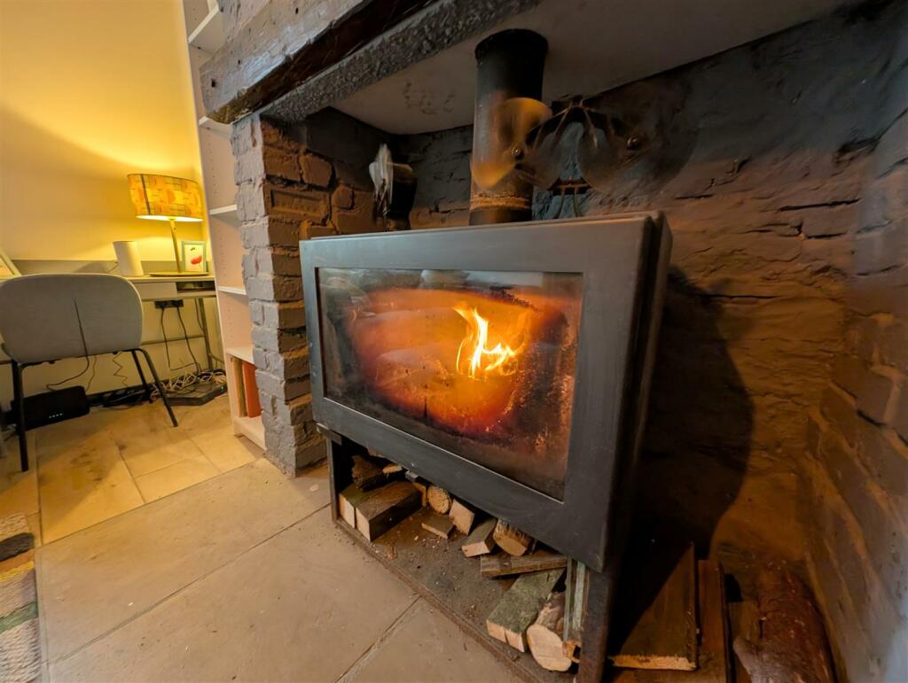 Snug Lounge