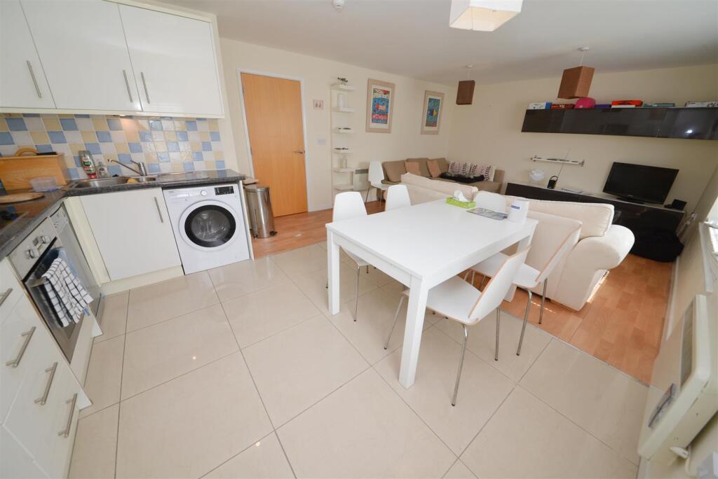 Lounge/ Kitchen/ Diner