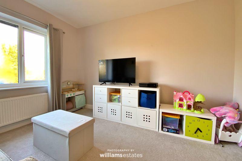 Snug/Playroom