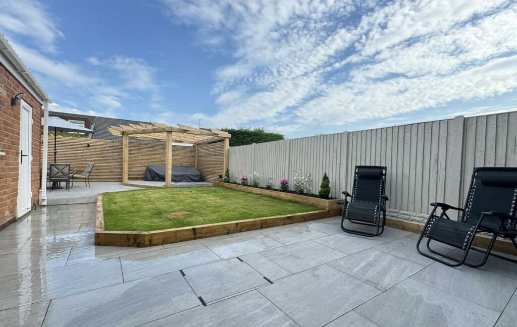 d6897773-c8fa-401d-a873-95ebfd904db6 2.jpg