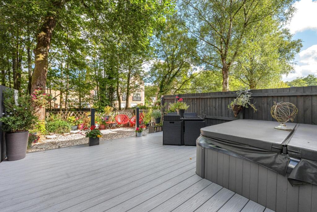 58 Threadfold Way External-5.jpg