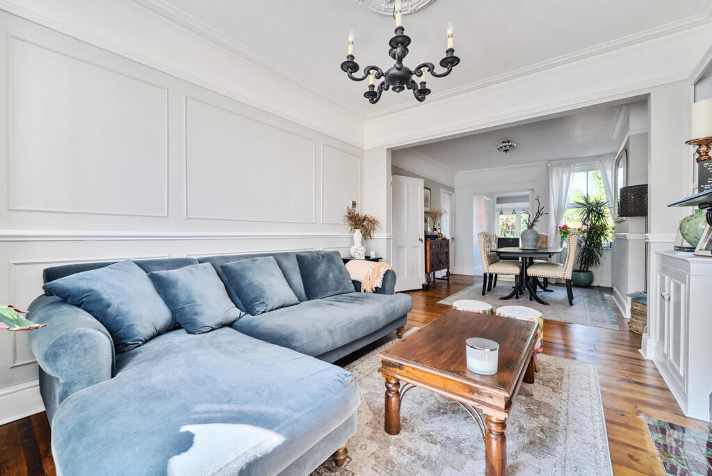 1316188-9-68625db...