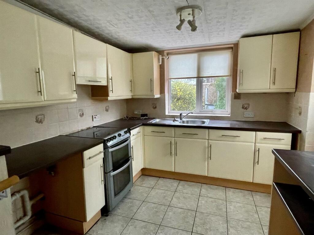 Kitchen..jpg