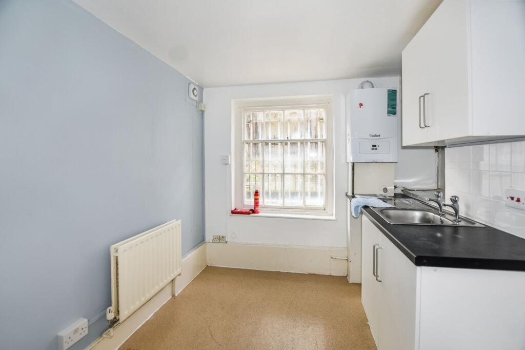 Flat A, 104 Peckham Hill Street, Peckham, London, SE15 5JT