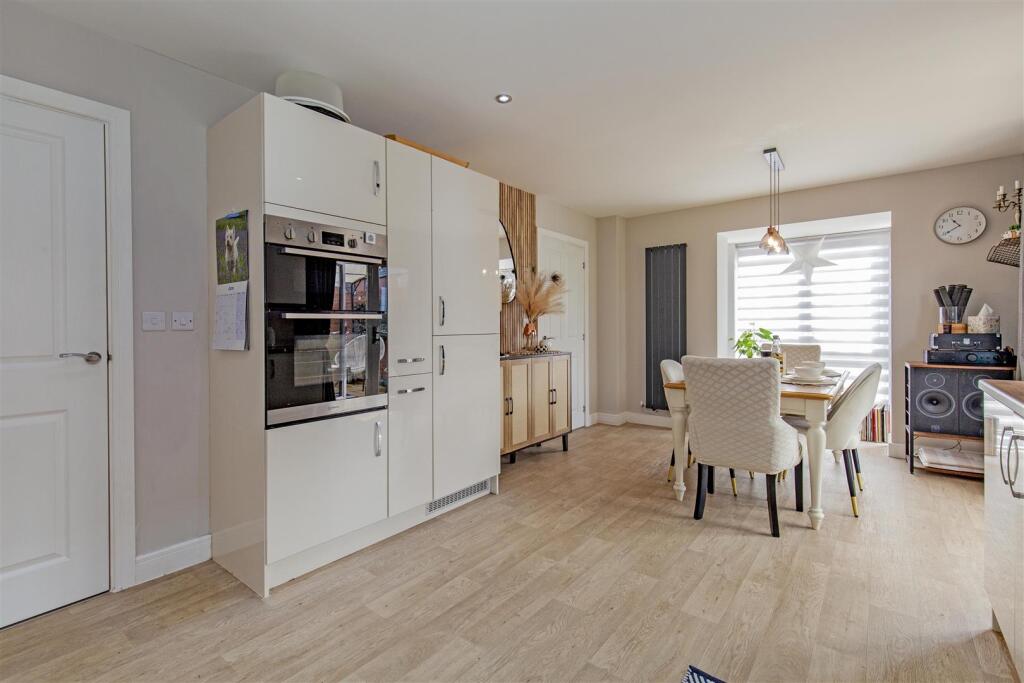 Superb Dining Kitchen