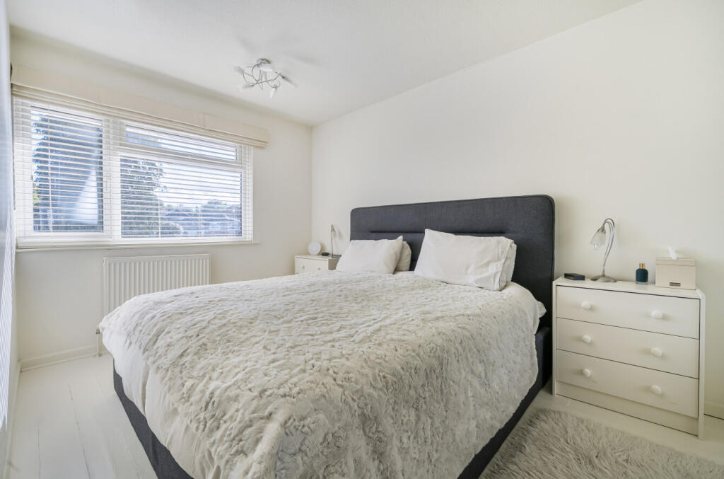 1347536-12-68bff1...