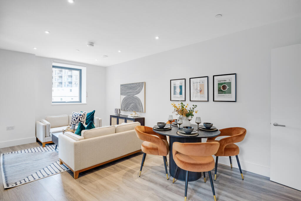 15-d2ed84002-we3wDH-JJ-Show Flat Garwood House-...
