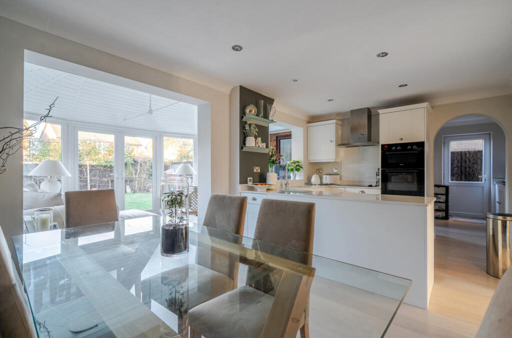 1389427-22-695e50...