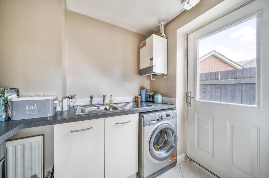 1304500-16-684814...